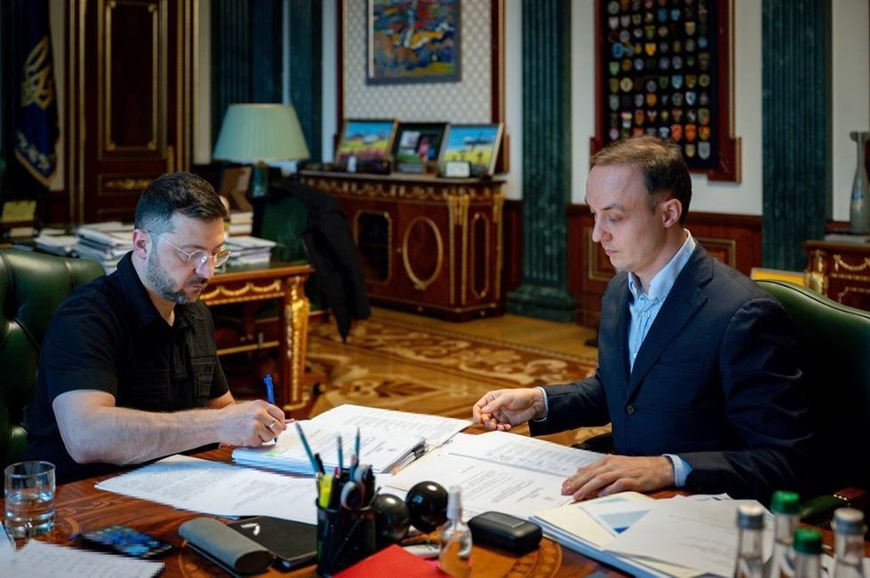 Zelensky mirëpret sanksionet e BE-së, të cilat hyjnë në fuqi sot