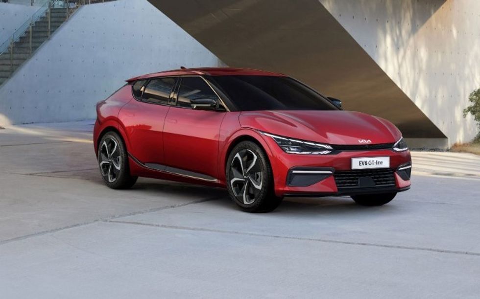 Cilat veturat elektrike dhe hibride kanë bateritë më të mira?