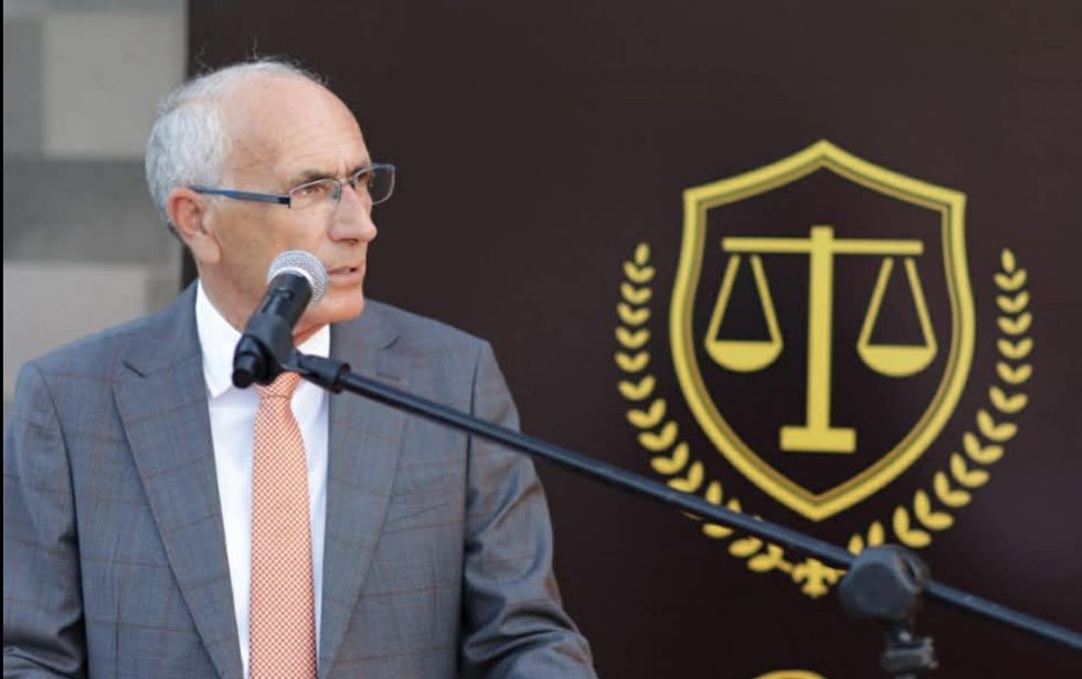 Aktakuzë ndaj ish-kryeprokurorit Haxhi Dërguti për moslajmërim të veprës penale dhe ushtrim ndikimi te një gjykatës