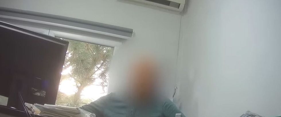 “Më heq trurin, vdes për brekët”, si e pësoi mjeku nga Shqipëria që i kërkoi favore seksuale një gruaje