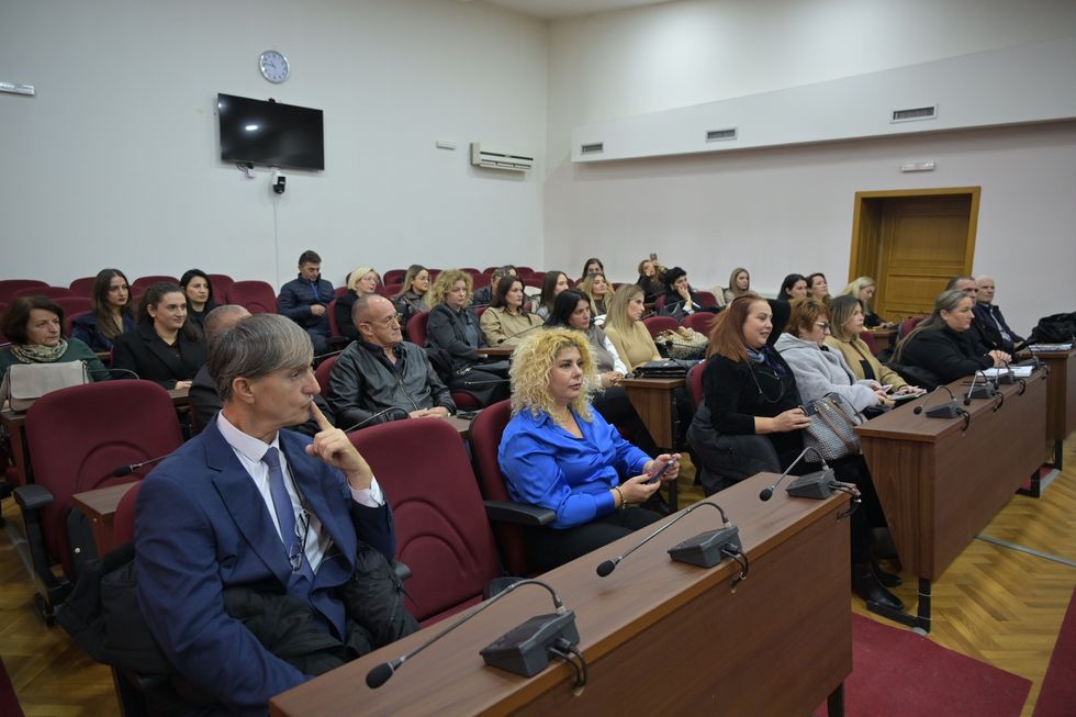 Ligjëratë sensibilizuese në Pejë për parandalimin e trafikimit me njerëz