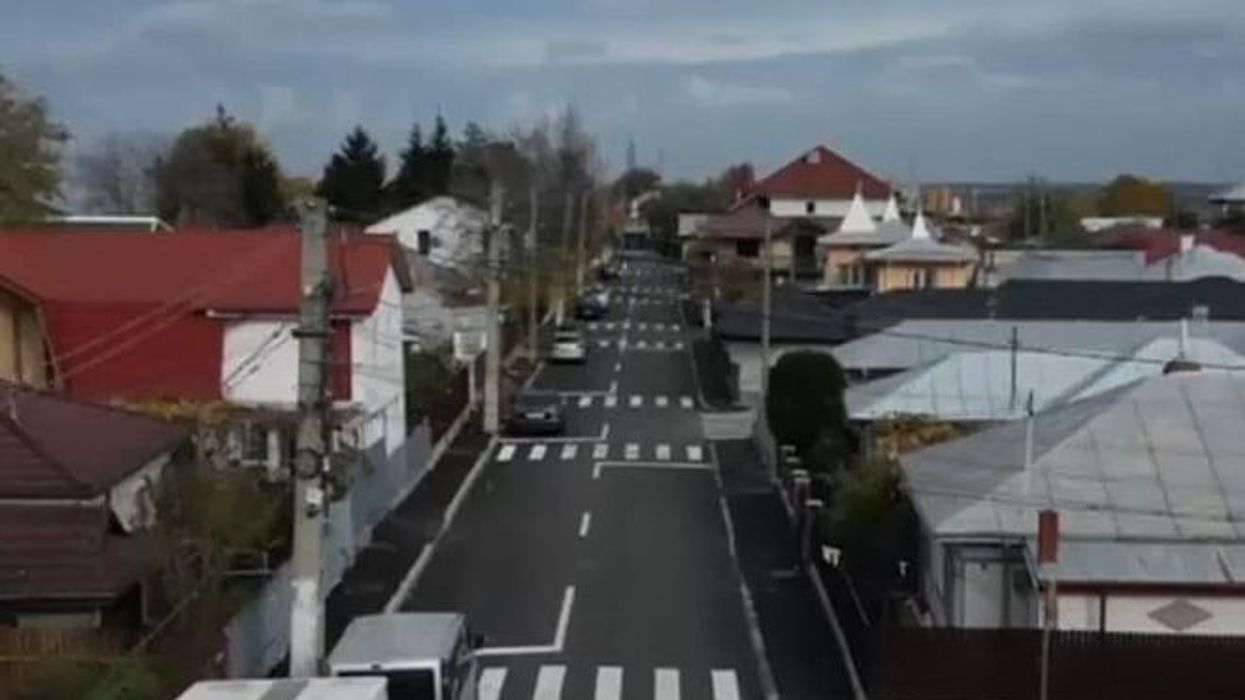 Rrugë e çuditshme në Rumani - 11 kalime për këmbësorë në 250 metra