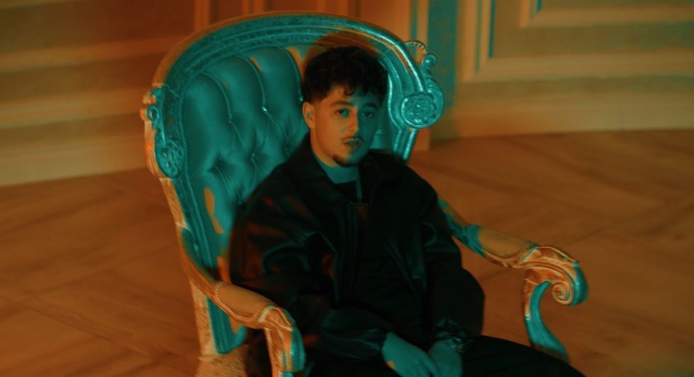 Lisi – artisti i ri dhe premtues publikon këngën e re “Cataleya”