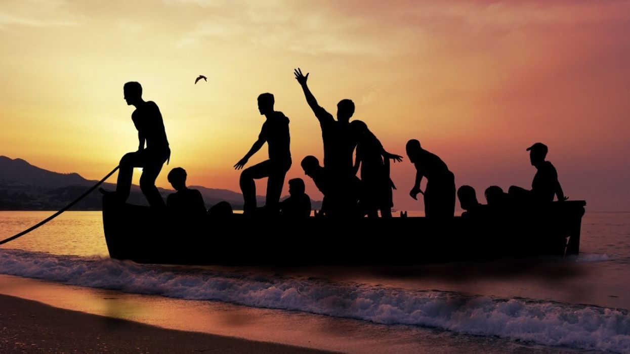 Fundoset një varkë gome në Libi, raportohet për 42 të zhdukur