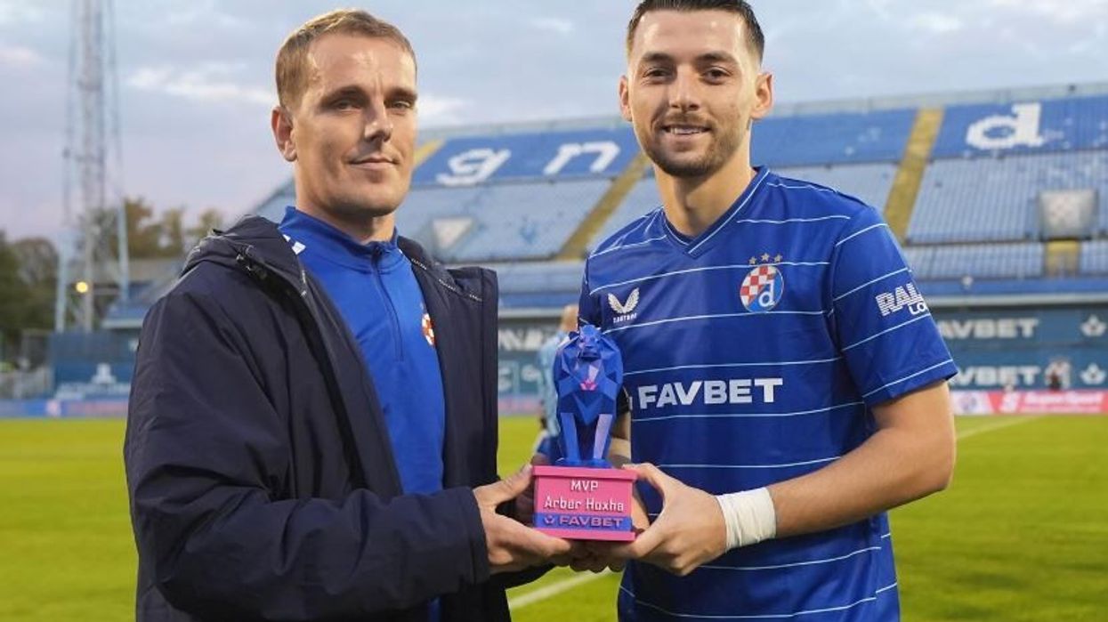 Dinamo Zagreb e shpërblen Arbër Hoxhën me kontratë të re – mësohet paga e re e sulmuesit shqiptar