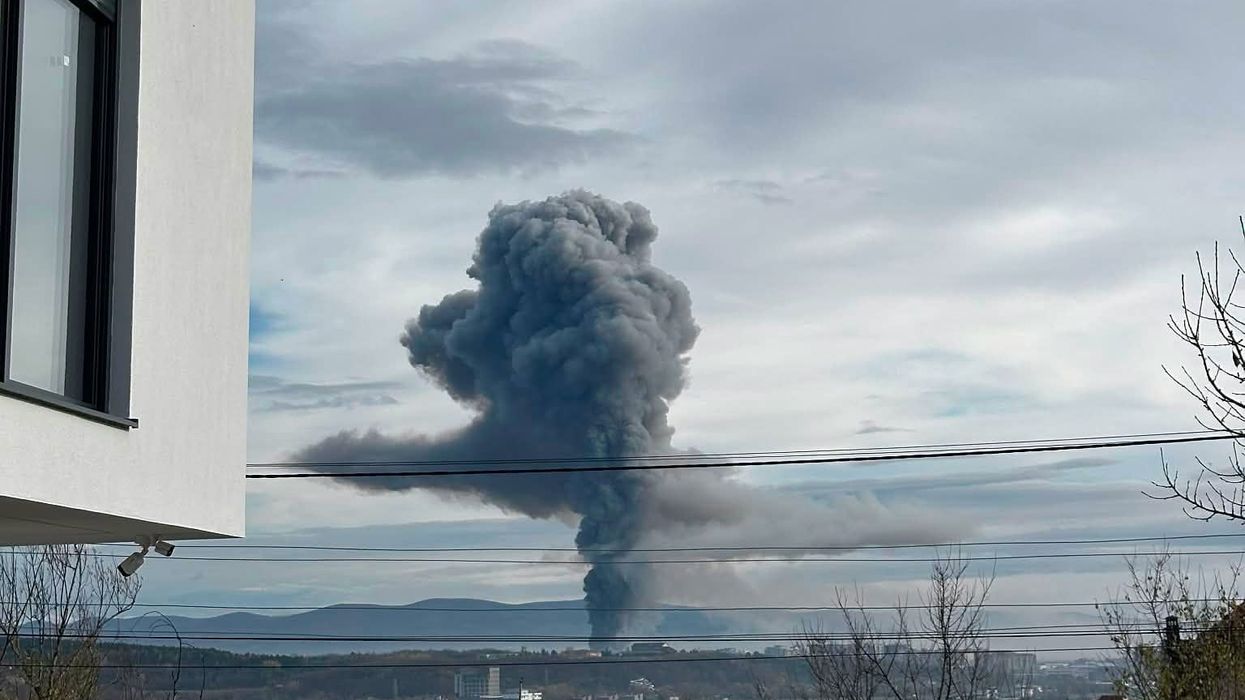 Zjarri përfshin objektin e një kompanie në Ferizaj, publikohen pamjet