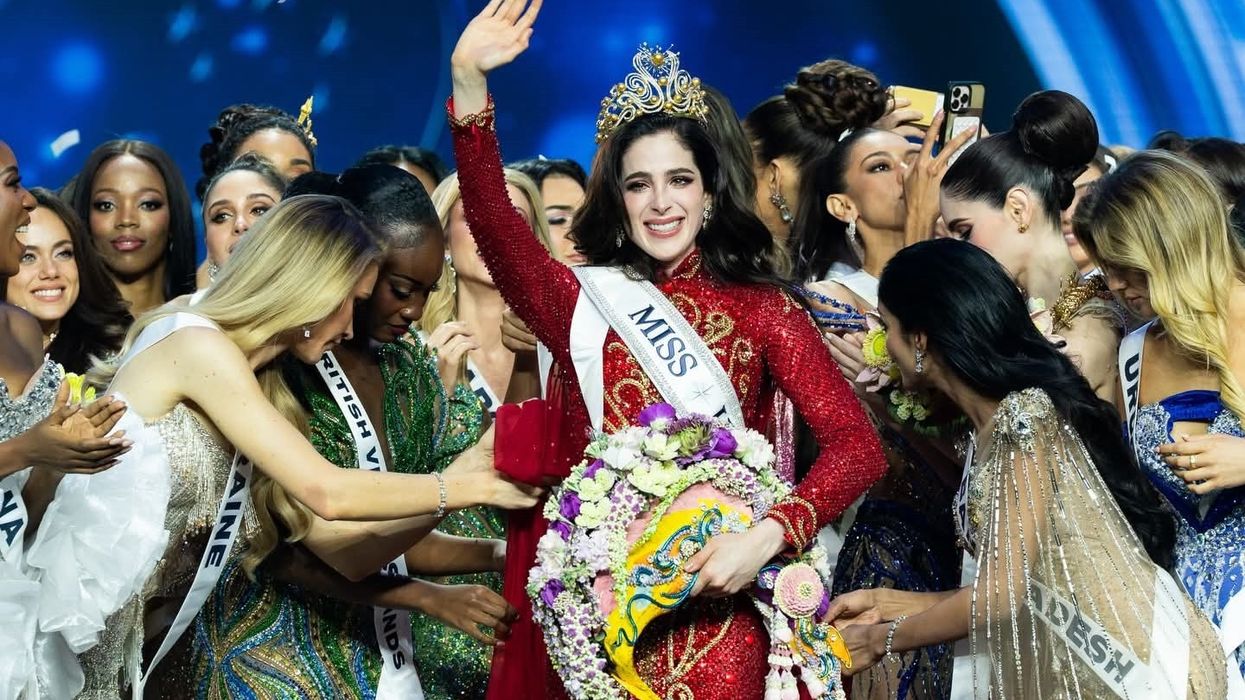 Vajzën me disleksi dhe ADHD e quanin “budallaqe” para se të bëhej Miss Universe: Historia e saj të lë pa fjalë