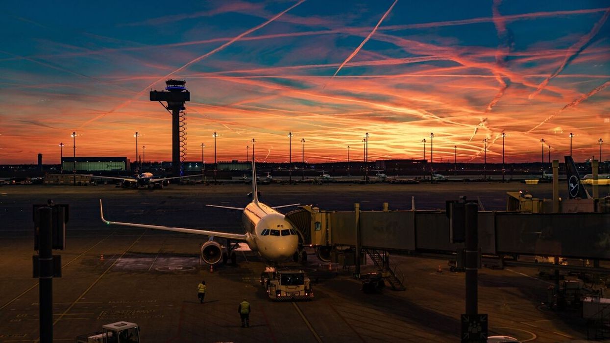 Brenda aeroportit fantazmë që dikur ishte ndërtuar të bëhej më i madhi në botë, por u la të kalbet