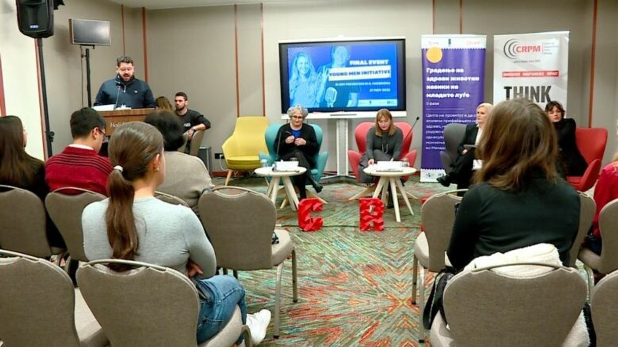 Dhuna në internet dhe gjuha e urrejtjes, ndër sfidat me të cilat ballafaqohen të rinjtë