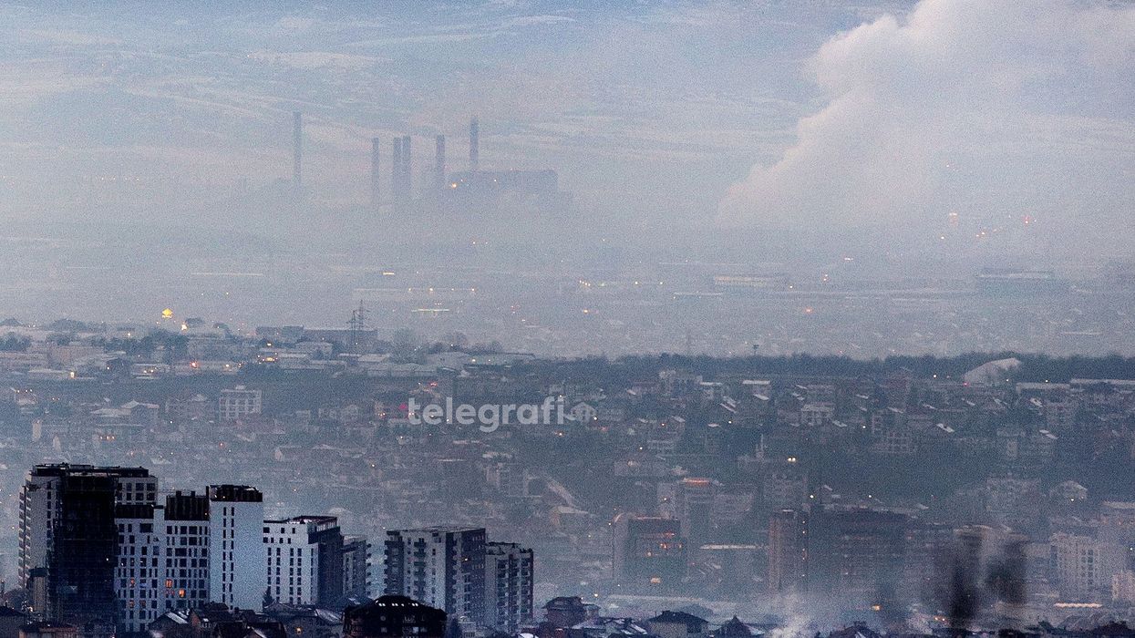 Java nis me mot të ftohtë dhe mjegull në mëngjes, pasdite intervale me diell