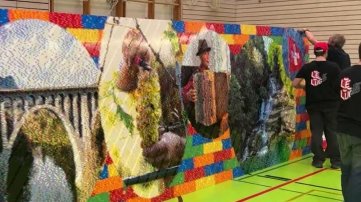 Murali më i madh me Lego në botë është montuar në Zvicër Murali më i madh me Lego në botë është montuar në Zvicër