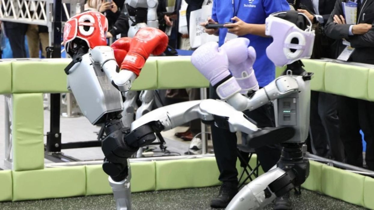 Shikoni si rrahën këta robotët humanoid Shikoni si rrahën këta robotët humanoid