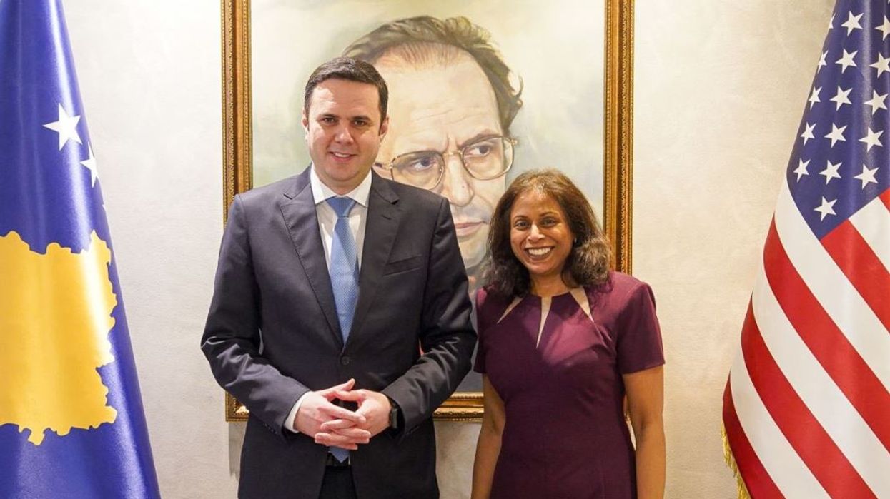 Abdixhiku pas takimeve me ambasadorët e SHBA-së, Britanisë, Francës e Gjermanisë: LDK garanton stabilitet dhe ecje euroatlantike Abdixhiku pas takimeve me ambasadorët e SHBA-së, Britanisë, Francës e Gjermanisë: LDK garanton stabilitet dhe ecje euroatlantike