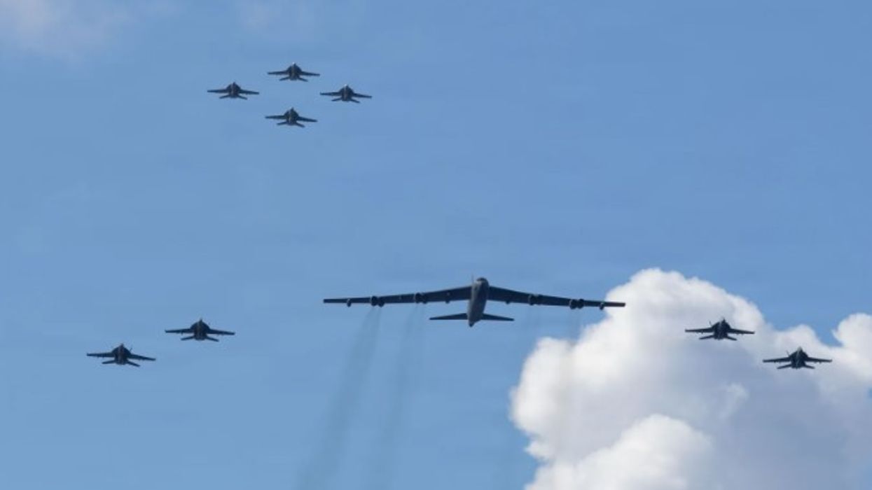 Aeroplanët amerikanë F/A-18 fluturojnë në Gjirin e Venezuelës Aeroplanët amerikanë F/A-18 fluturojnë në Gjirin e Venezuelës