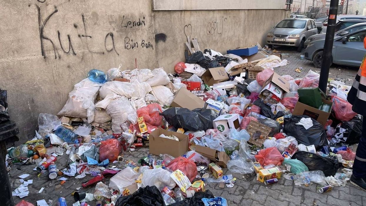 KRM “Pastrimi” apelon për përgjegjësi qytetare: Kujdes me hedhjen e mbeturinave KRM “Pastrimi” apelon për përgjegjësi qytetare: Kujdes me hedhjen e mbeturinave