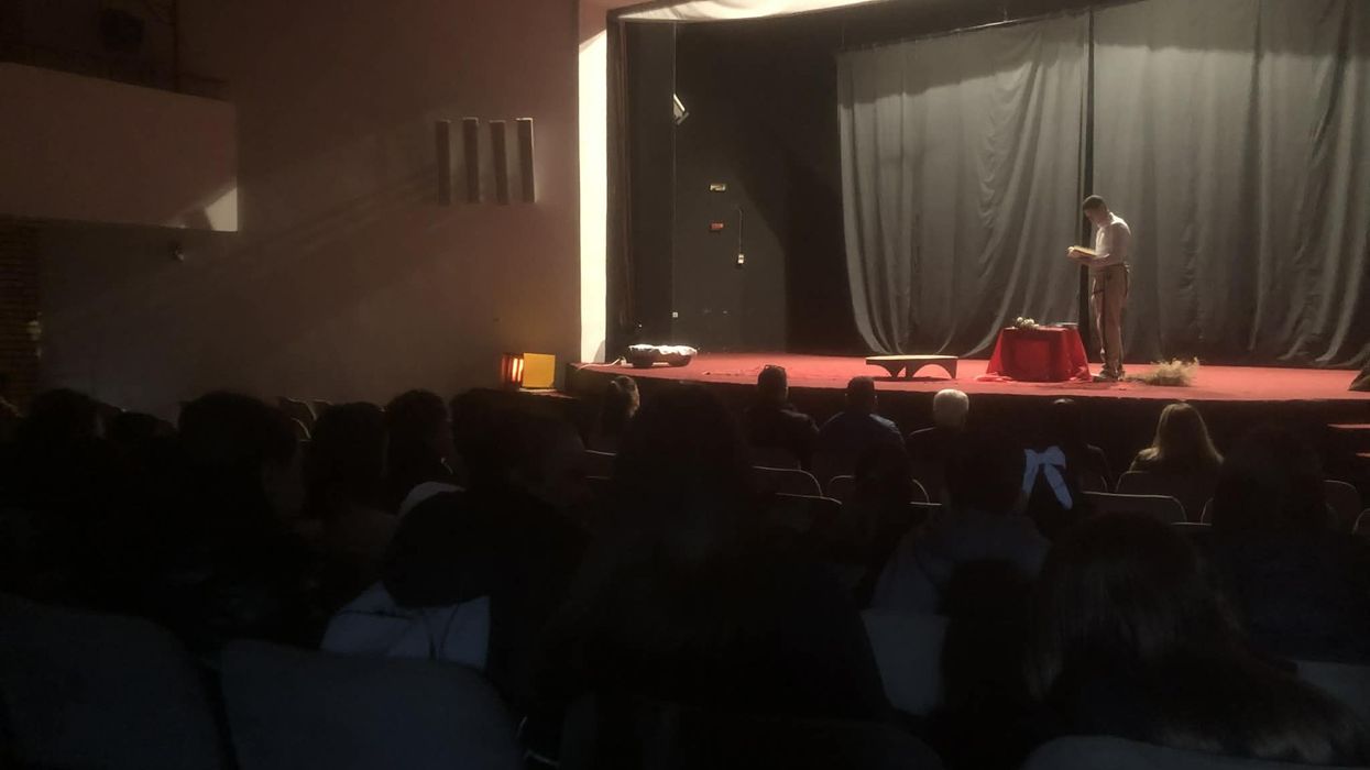 Në Kaçanik prezantohet shfaqja “Vajza e mbështjellur me flamur” kushtuar heroinës Ylfete Humolli Në Kaçanik prezantohet shfaqja “Vajza e mbështjellur me flamur” kushtuar heroinës Ylfete Humolli