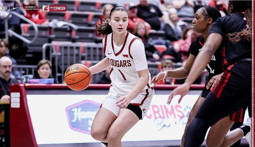 malvina-haziri-po-mahnite-te-gjithe-ne-amerike-me-paraqitje-te-shkelqyera