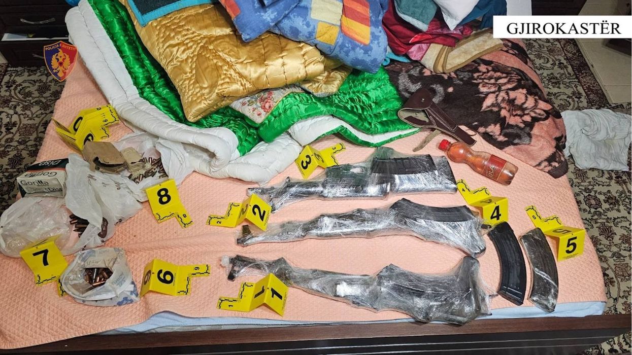 Kontrolle në banesat e vrasësve me pagesë, çfarë u gjet në Gjirokastër, Vlorë dhe në Lezhë