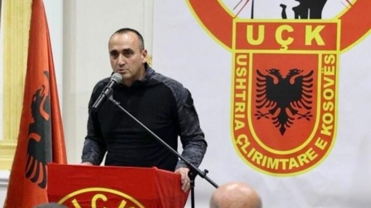 Nga OVL-UÇK paralajmërojnë ish-luftëtarët: Mos merrni pjesë në protestën e Shkupit, mund të arrestoheni Nga OVL-UÇK paralajmërojnë ish-luftëtarët: Mos merrni pjesë në protestën e Shkupit, mund të arrestoheni