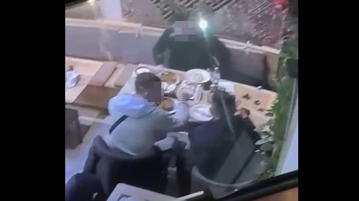 Pengmarrja e shtetasit të nga Kosova, dalin pamje ku të dyshuarit drekojnë me 39-vjeçarin Pengmarrja e shtetasit të nga Kosova, dalin pamje ku të dyshuarit drekojnë me 39-vjeçarin