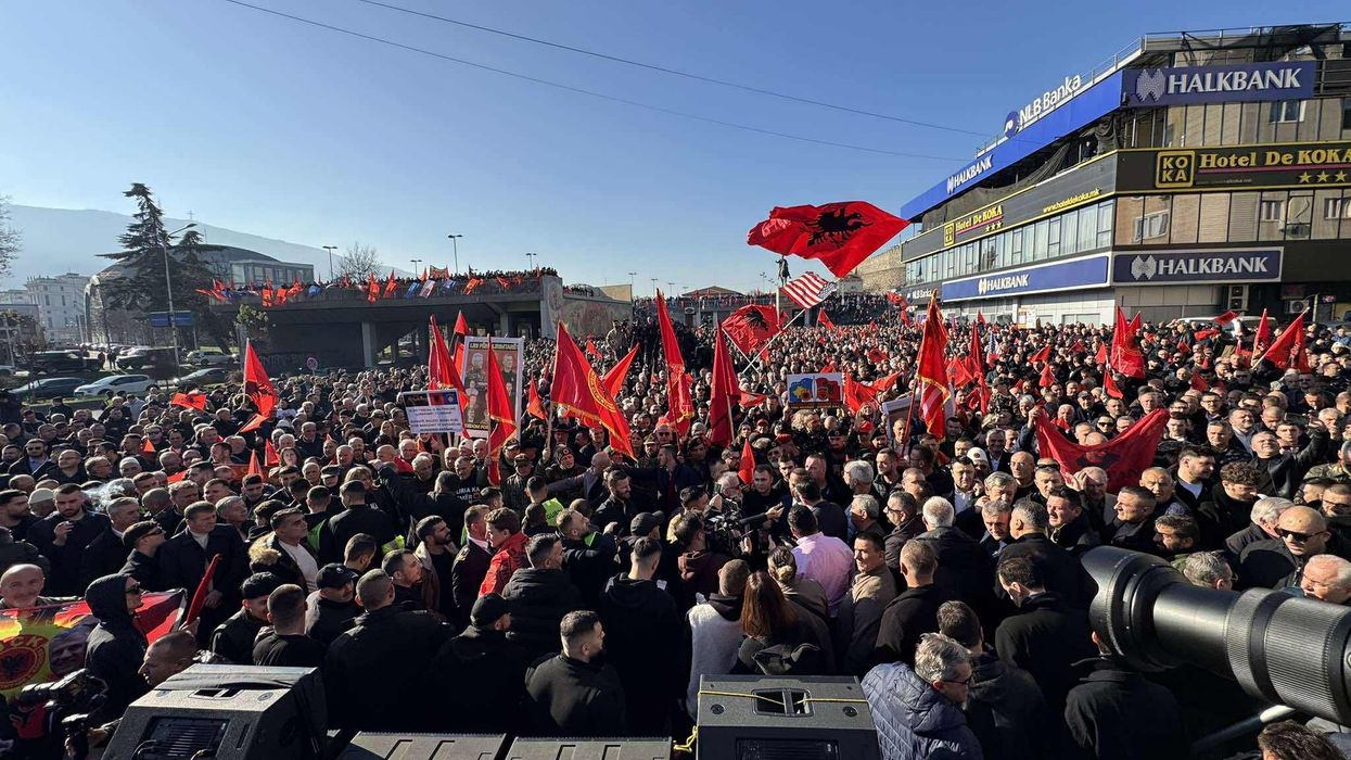 Në mbështetje të ish-krerëve të UÇK-së në Hagë, gjithçka nga protesta në Shkup