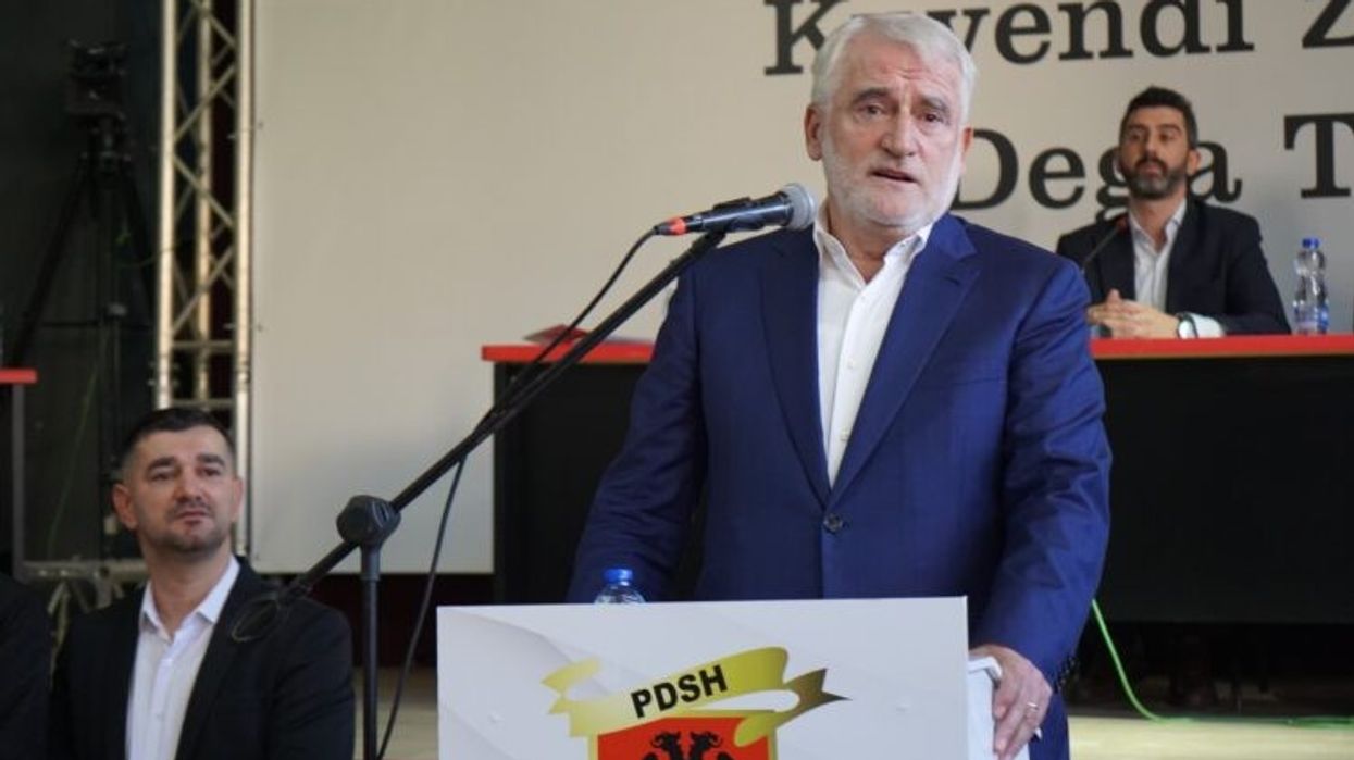 PDSH mbajti Kuvendin Qendror, u votuan të zgjedhurit për kryesinë në Tetovë PDSH mbajti Kuvendin Qendror, u votuan të zgjedhurit për kryesinë në Tetovë