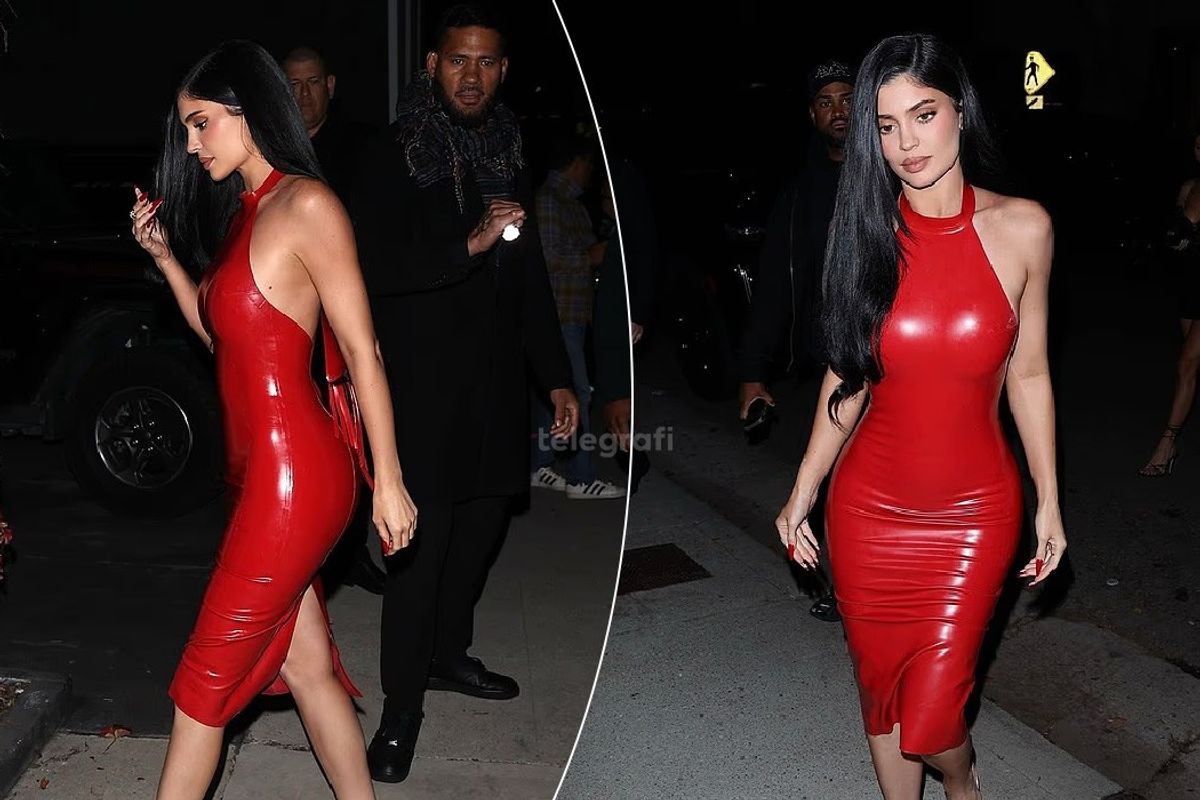 Kylie Jenner shkëlqen me fustan të kuq lateksi pas thashethemeve për ndarje nga Timothee Chalamet Kylie Jenner shkëlqen me fustan të kuq lateksi pas thashethemeve për ndarje nga Timothee Chalamet