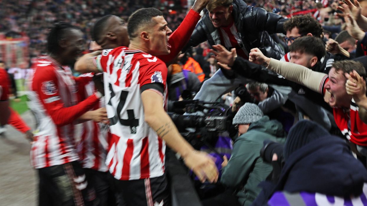 Sunderland festoi në derbin e parë "Tyne-Wear" pas nëntë vitesh, Xhaka luan 90 minuta