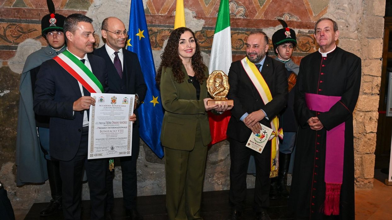 Osmani nderohet në Vatikan me çmimin Bonifacio VIII për angazhimin për paqe