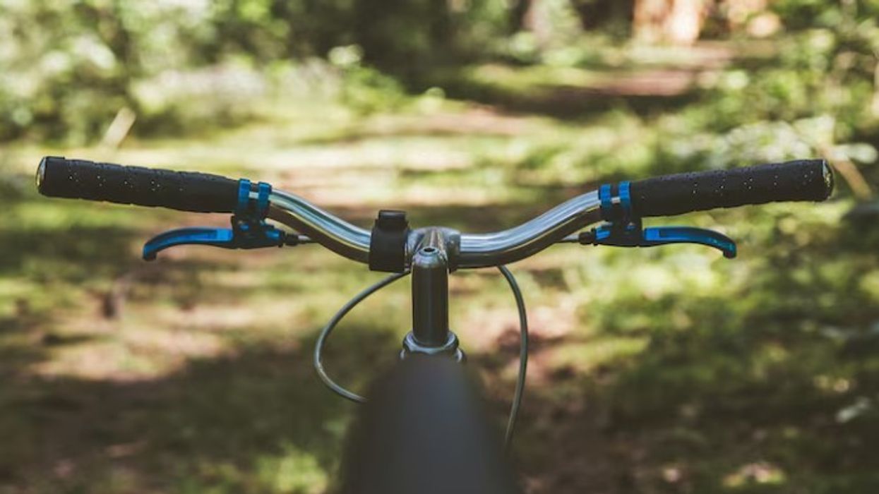 Francezi përshkon 18,000 km me biçikletë drejt Kinës për të rritur ndërgjegjësimin për sëmundjen Lyme