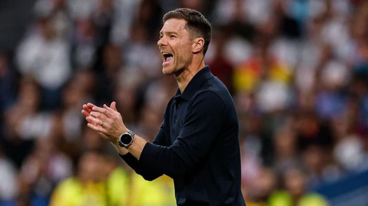 Mediat madrilene në mbështetje të Alonsos pas fitores së Real Madridit ndaj Alaves