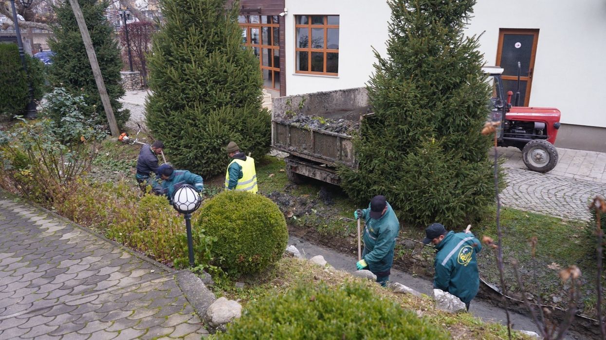 Komuna e Prizrenit vazhdon aksionet për pastrimin e kanalit kullues në Marash