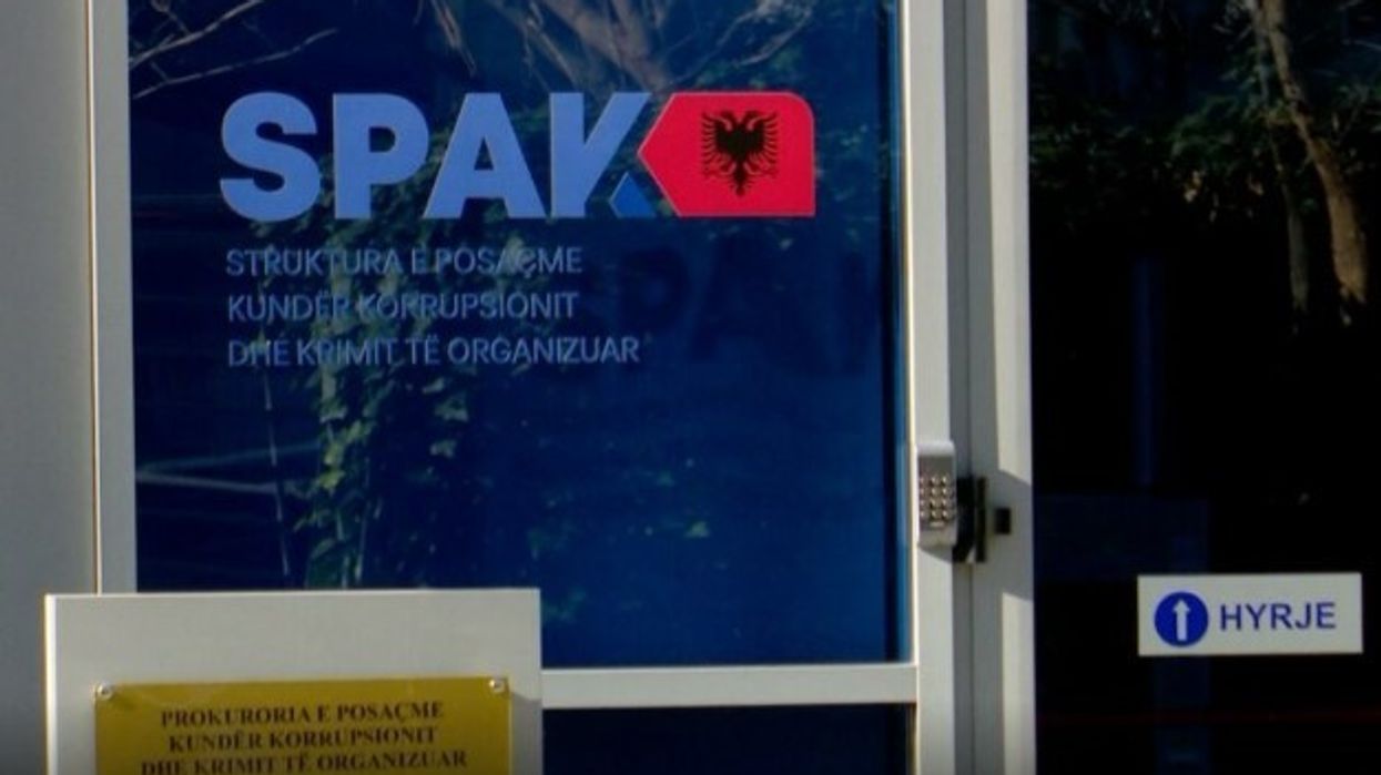 Vepra të kryera në kuadër të grupit të struktura kriminal, SPAK del me njoftim për tenderët e AKSHI-t Vepra të kryera në kuadër të grupit të struktura kriminal, SPAK del me njoftim për tenderët e AKSHI-t