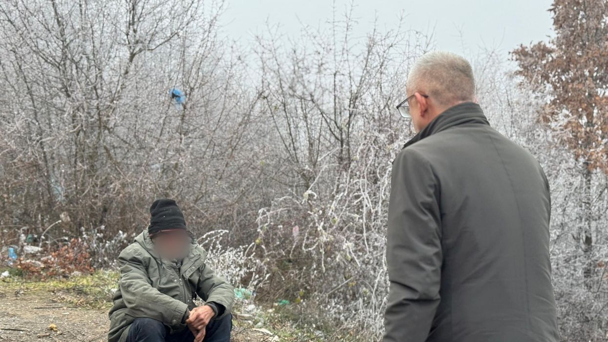Halil Kastrati strehon një të moshuar të braktisur në Malishevë Halil Kastrati strehon një të moshuar të braktisur në Malishevë