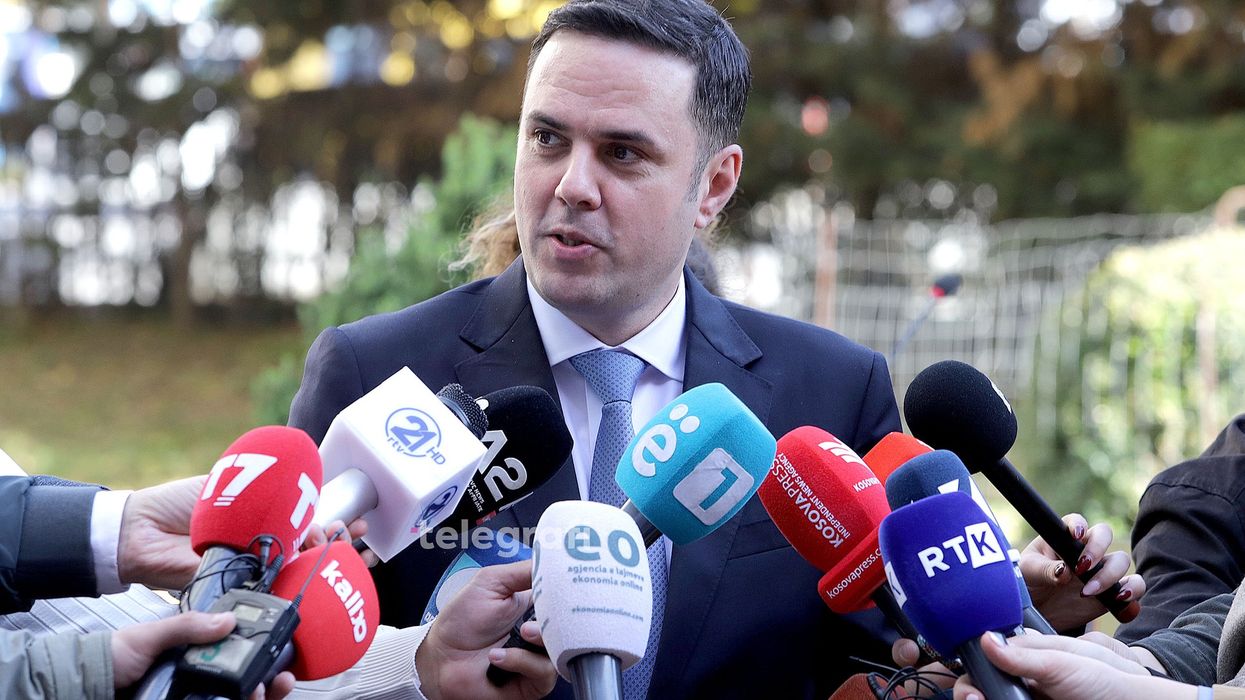 Abdixhiku me premtim për mjekët e diplomuar: Do ua sigurojmë specializimin dhe punësimin Abdixhiku me premtim për mjekët e diplomuar: Do ua sigurojmë specializimin dhe punësimin