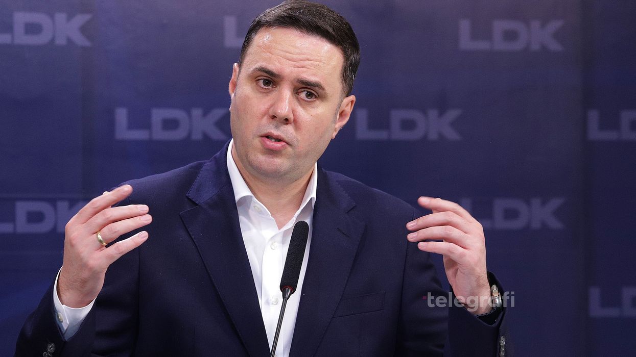 Abdixhiku për të posadiplomuarit: Për herë të parë në historinë e Kosovës do t’u garantojmë punësim me pagë 500 euro Abdixhiku për të posadiplomuarit: Për herë të parë në historinë e Kosovës do t’u garantojmë punësim me pagë 500 euro