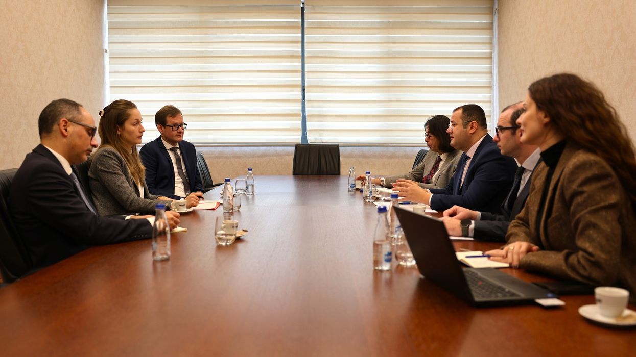 BQK diskuton me ambasadat e Austrisë, Gjermanisë dhe Zvicrës reformat në sektorin financiar dhe Kartonin e Gjelbër BQK diskuton me ambasadat e Austrisë, Gjermanisë dhe Zvicrës reformat në sektorin financiar dhe Kartonin e Gjelbër