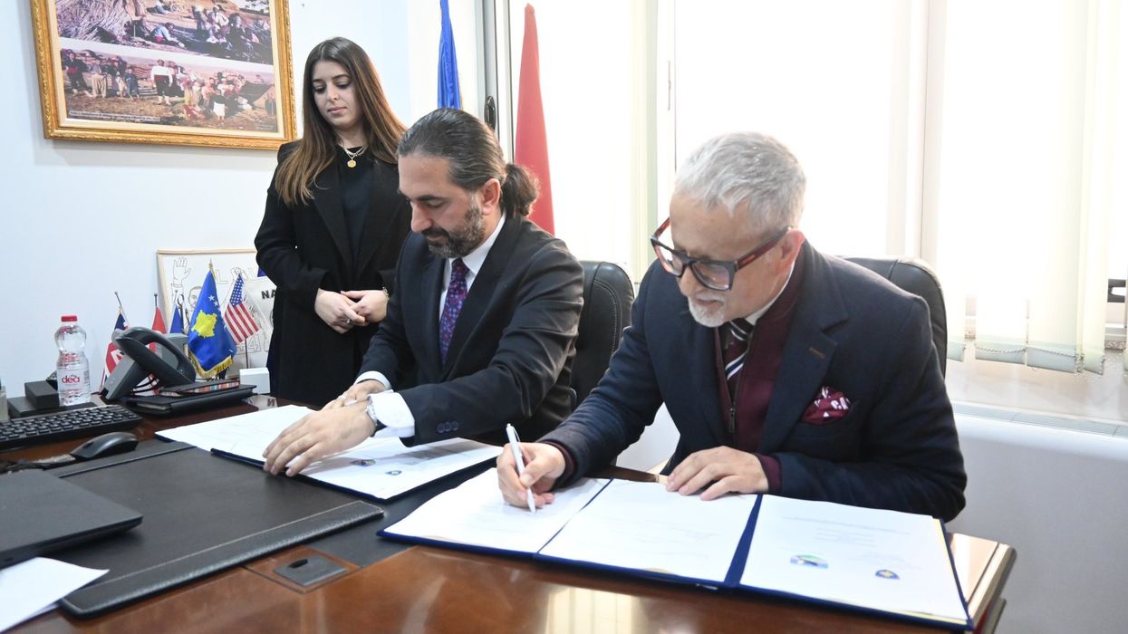 Nënshkruhet marrëveshja për ndërtimin e QKMF-së së re në Fushë Kosovë Nënshkruhet marrëveshja për ndërtimin e QKMF-së së re në Fushë Kosovë