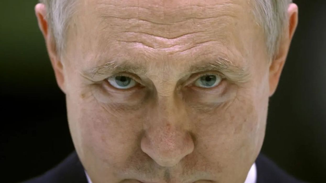 Putin i quan udhëheqësit evropianë “derra të vegjël” Putin i quan udhëheqësit evropianë “derra të vegjël”