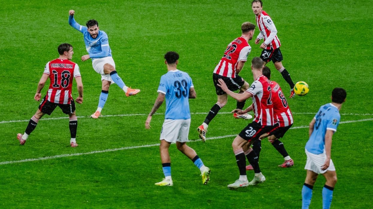 Man City mposht Brentfordin dhe siguron kalimin në gjysmëfinale të Carabao Cup