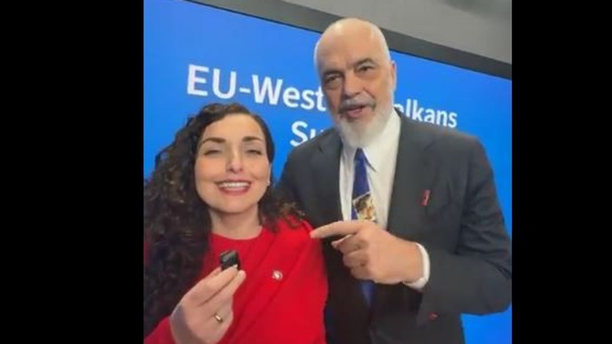 Osmani njofton heqjen e të gjitha masave të BE-së ndaj Kosovës Osmani njofton heqjen e të gjitha masave të BE-së ndaj Kosovës