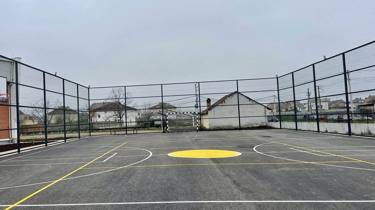 Rogova përfiton hapësirë të re sportive për komunitetin