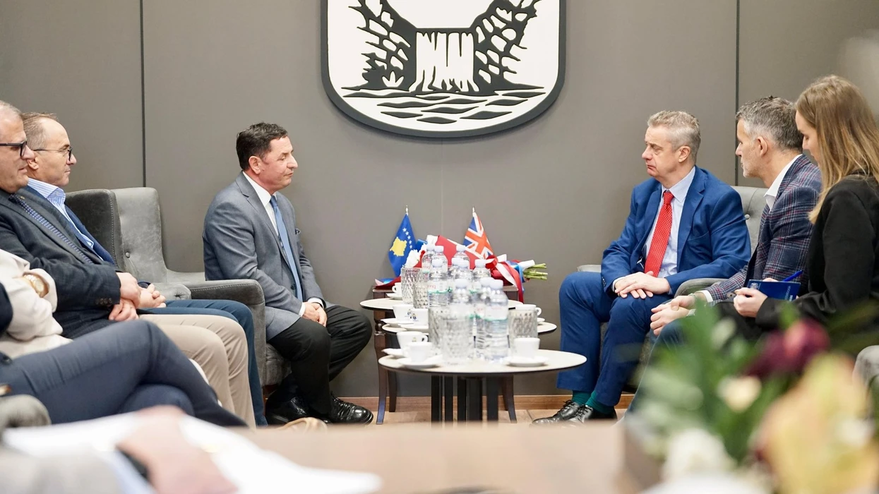 Kastrati falënderon Britaninë e Madhe për mbështetjen e vazhdueshme ndaj Kosovës