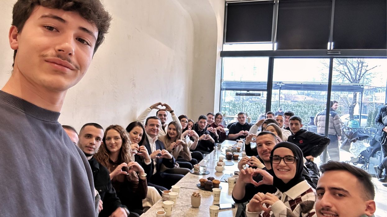 Kurti: Mbi 1 mijë vullnetarë të Lëvizjes të angazhuar në fushatë Kurti: Mbi 1 mijë vullnetarë të Lëvizjes të angazhuar në fushatë