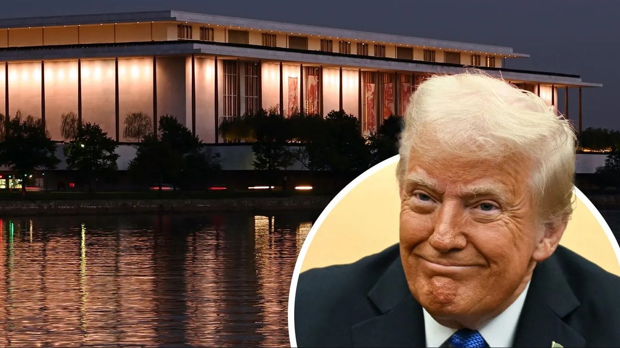 Qendra Kennedy e ndryshon emrin në Qendra Trump-Kennedy Qendra Kennedy e ndryshon emrin në Qendra Trump-Kennedy