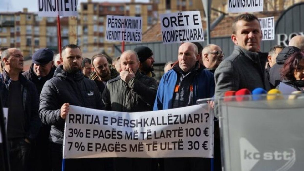 Pas protestave, aprovohet rritja e pagave për punëtorët e KOSTT-it Pas protestave, aprovohet rritja e pagave për punëtorët e KOSTT-it
