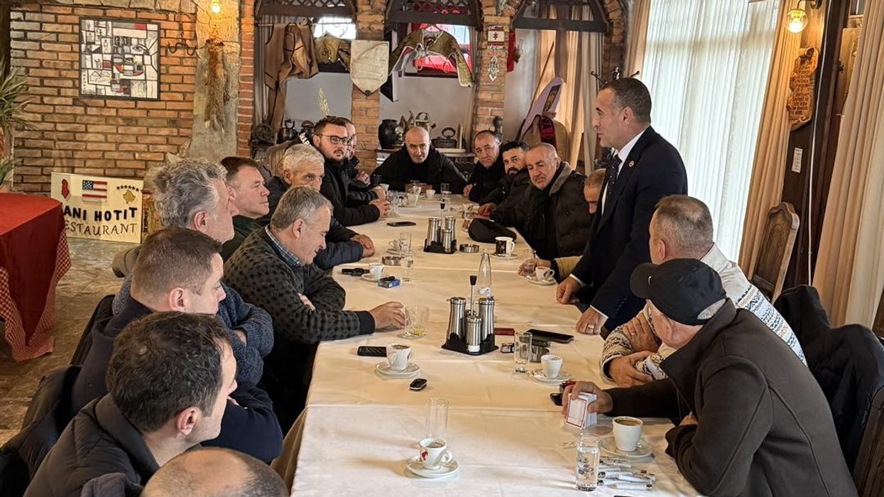 Kandidati për deputet Lahi Brahimaj takon bashkëluftëtarët e Brigadës 137 “Gjakova”