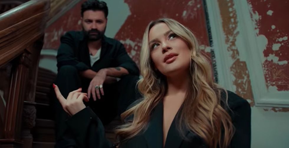 Kanita publikon këngën e re “Du Ty”