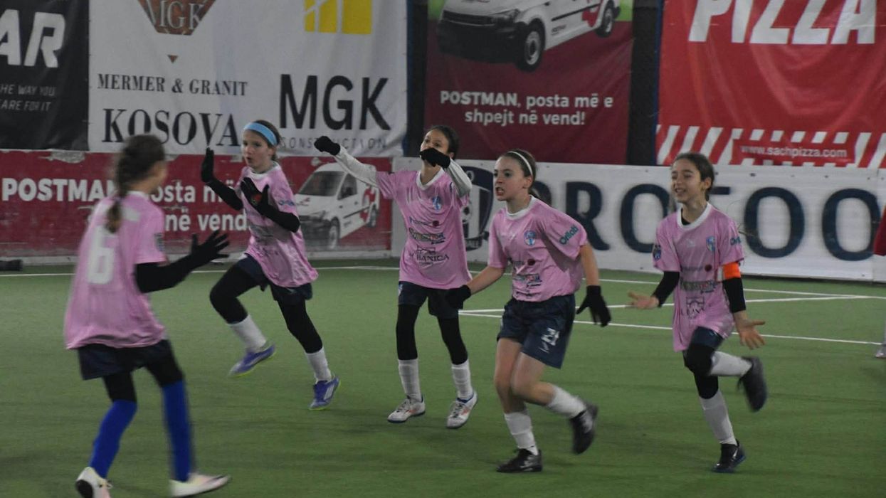 Vajzat e KFV Prishtina U11 shkruajnë histori në Turneun Dimëror Pro Liga Vajzat e KFV Prishtina U11 shkruajnë histori në Turneun Dimëror Pro Liga