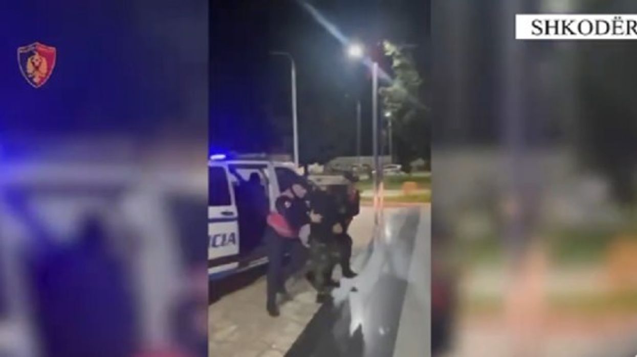 Dy persona kapen në flagrancë duke transportuar 12 migrantë në Kukës